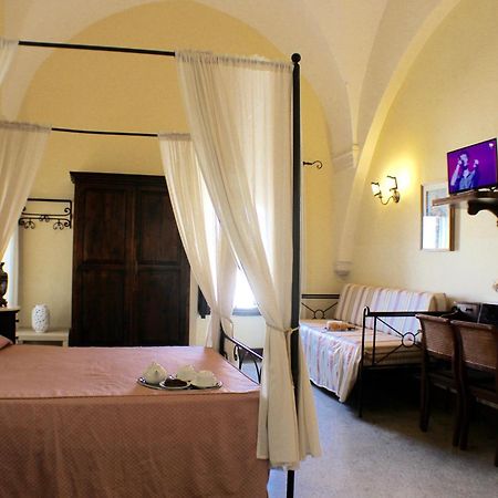 مبيت وإفطار غالّيبولي Palazzo Senape De Pace المظهر الخارجي الصورة