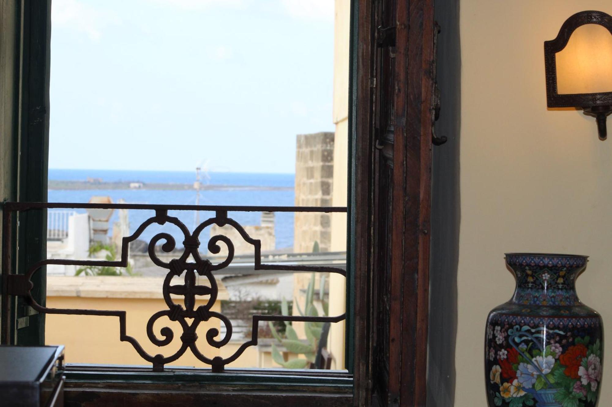 مبيت وإفطار غالّيبولي Palazzo Senape De Pace المظهر الخارجي الصورة